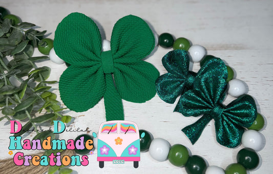 Clover Bows 🍀